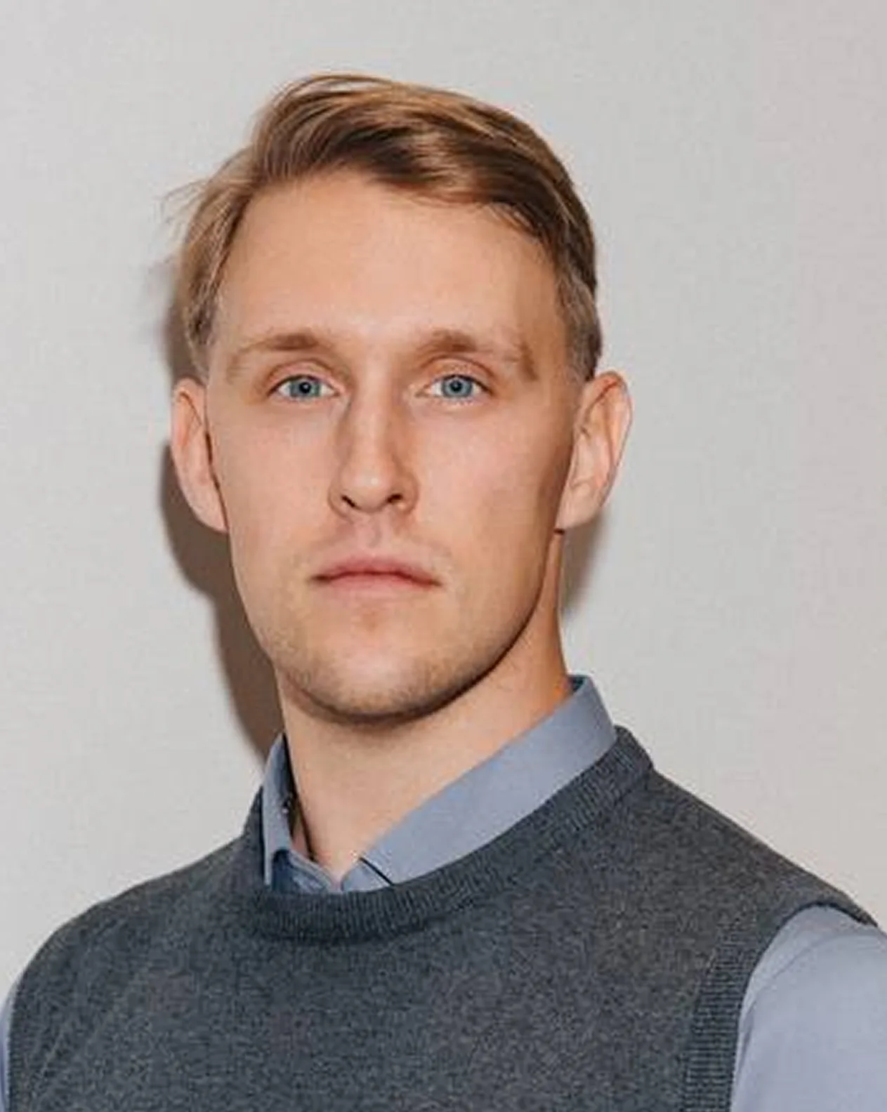 Юрий Лиоли — преподаватель Европейская программа в DIS Boutique