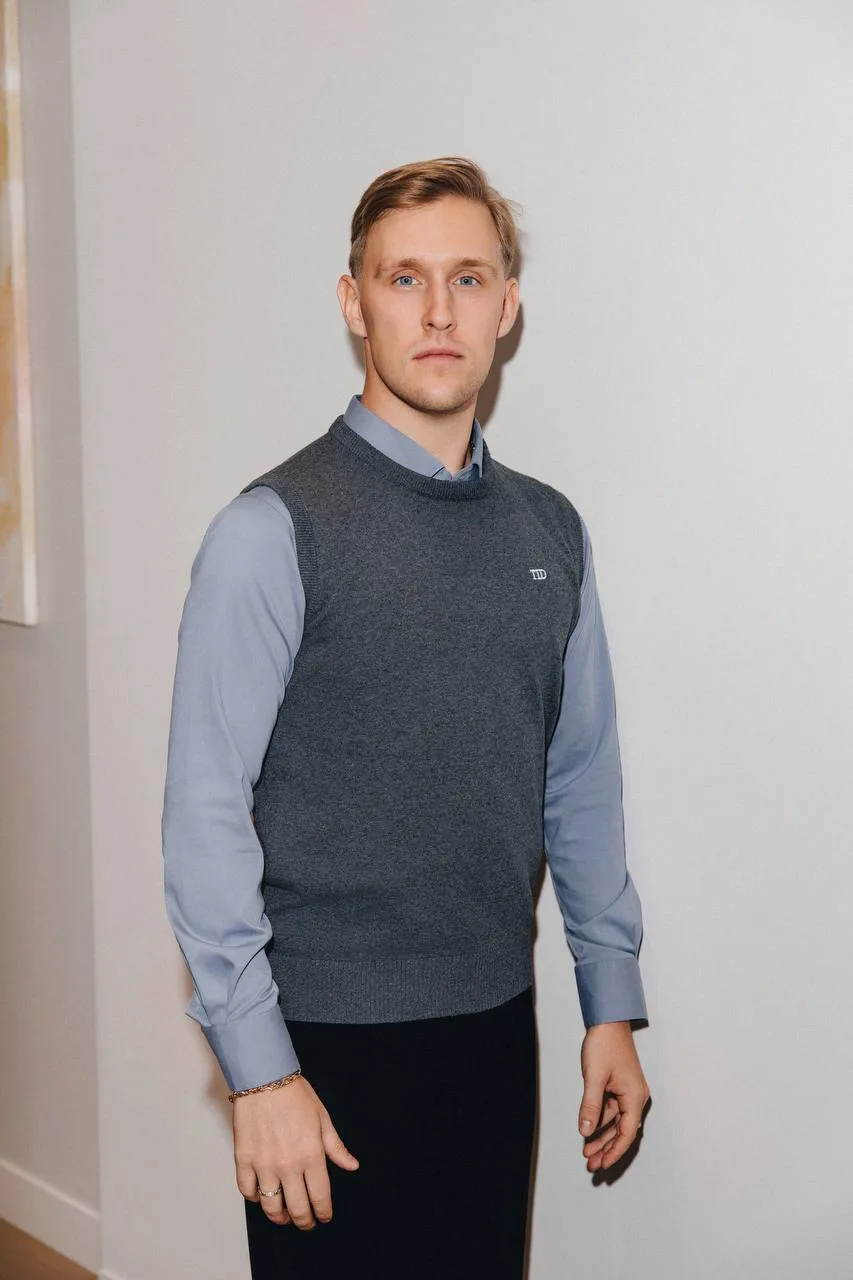 Юрий Лиоли — преподаватель Европейская программа в DIS Boutique